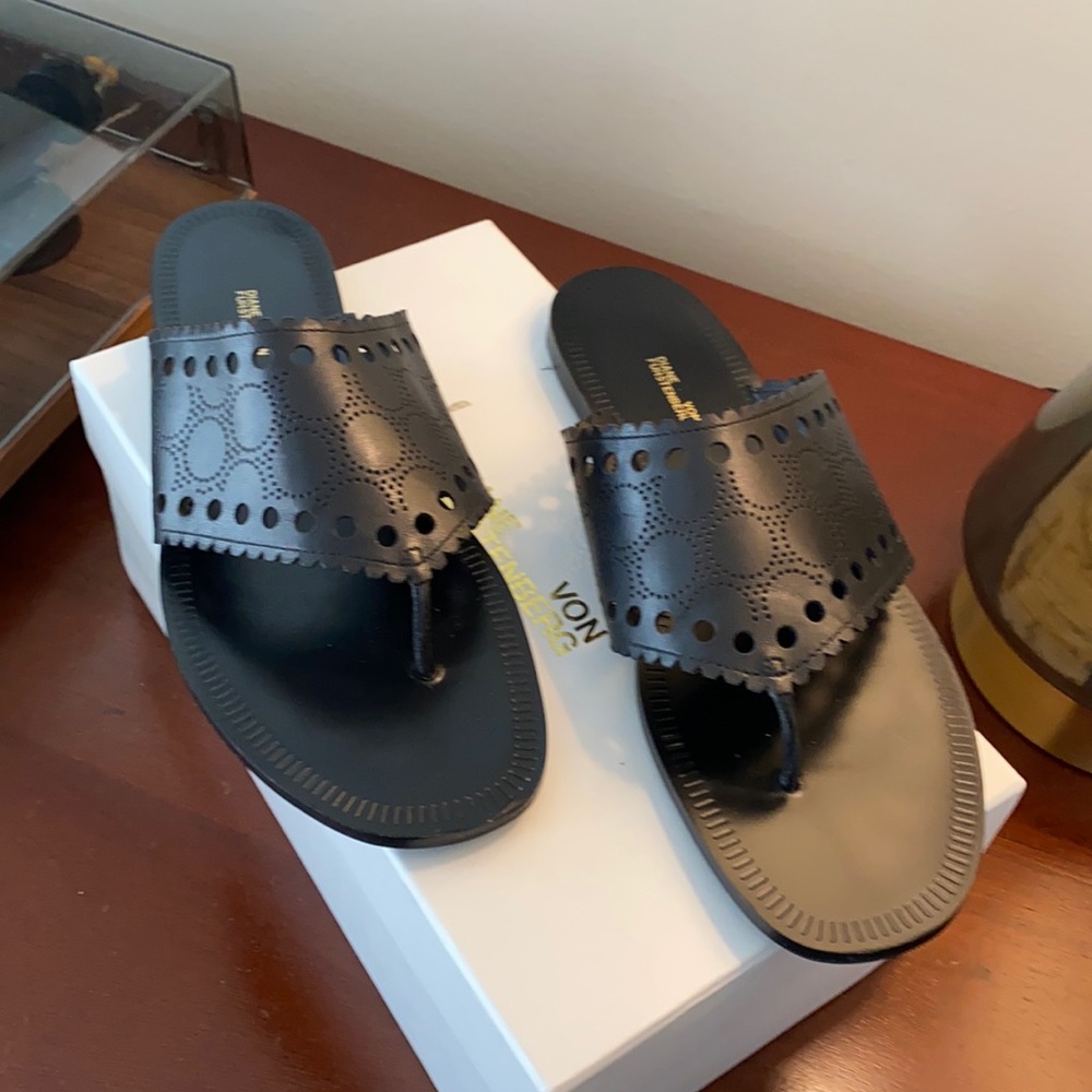 DVF Sandals black size 9